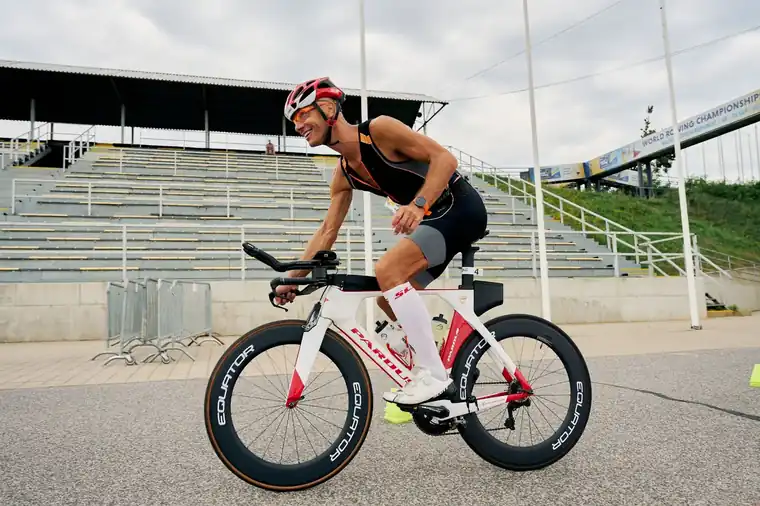 Fast cycling past the grandstands